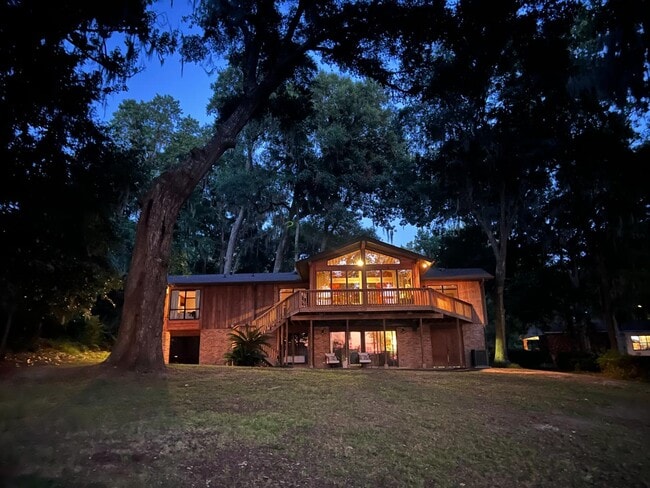 Building Photo - 5058 Hammock Trail