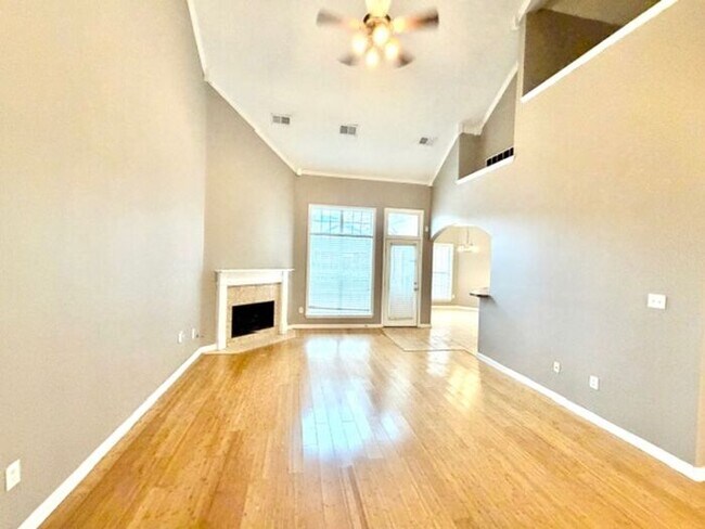 Foto del edificio - 3 Bedroom 2.5 bath with Loft Space Home in Cordova with Loft!