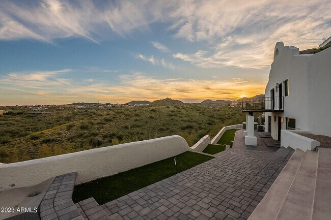 Foto del edificio - 15505 Sycamore Dr