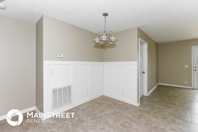 Building Photo - 2602 Mesa Dr