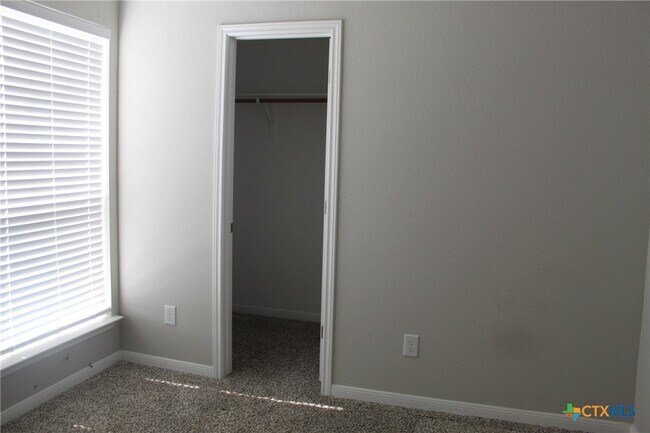 Foto del edificio - 7508 Hudson Grove Dr