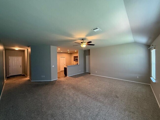 Building Photo - 332 Blue Dr