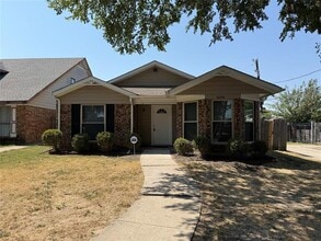 Building Photo - 10206 Shayna Dr