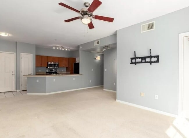 Building Photo - 5302 E Van Buren St