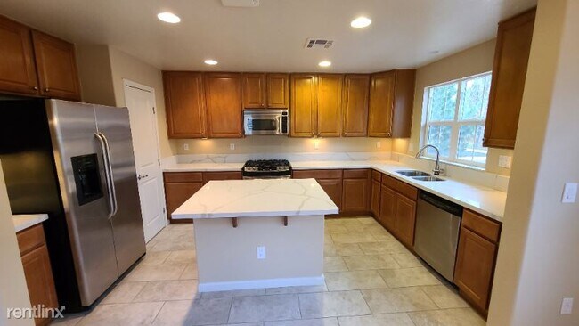 Building Photo - 4 br, 3 bath Townhome - 2325 Tara Ridge Trl