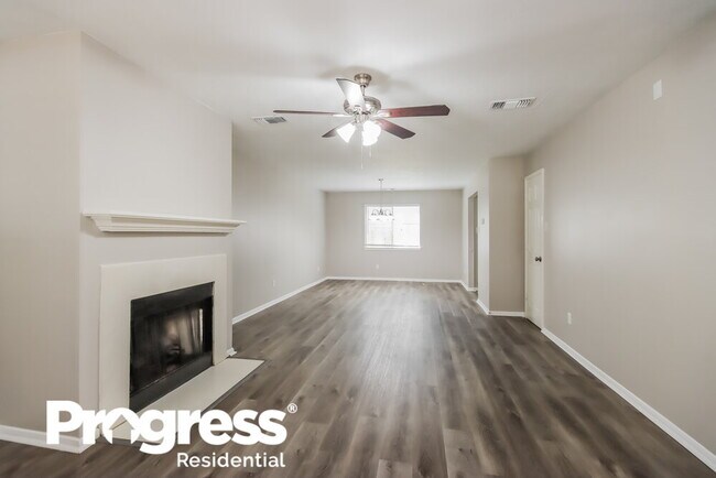 Foto del edificio - 18450 Hollow Oaks Cir