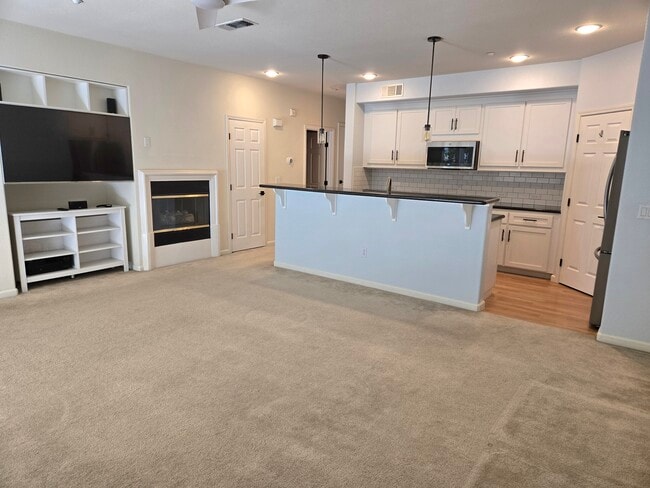 Building Photo - 4353 Fitzwilliam St