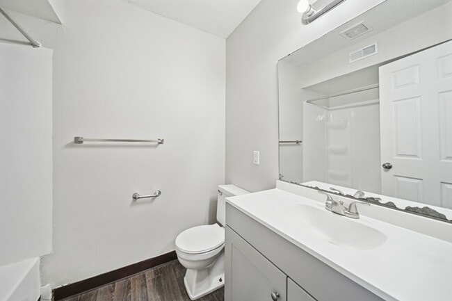 Building Photo - Fox Grove Apartments