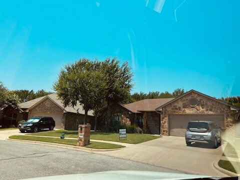 Foto del edificio - 1429 Lauren Ln