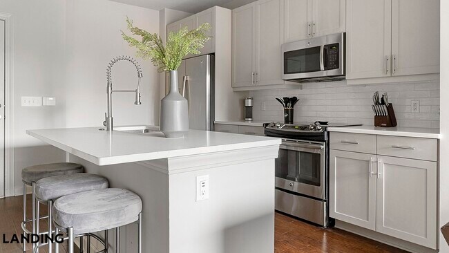 Foto del edificio - 2420 Peachtree Rd NW