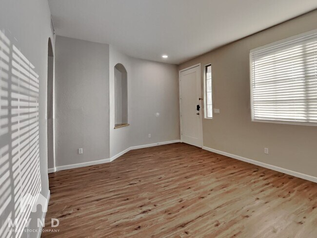 Foto del edificio - 6850 S 26th St