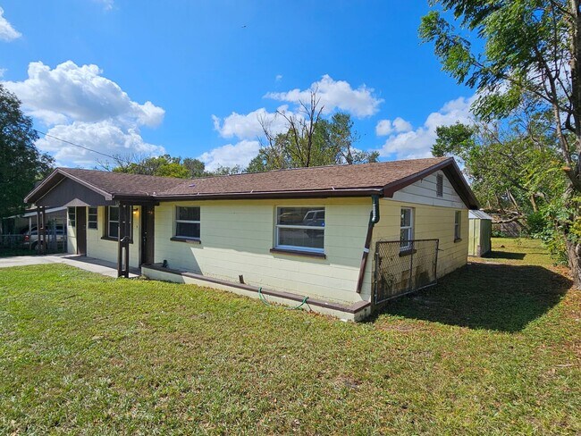 Foto del edificio - Adorable 3 Bedroom, 1 Bath Home available ...