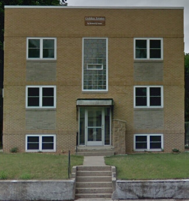 440 W Main St Unit 4, Decatur, IL 62522 Apartments in Decatur, IL