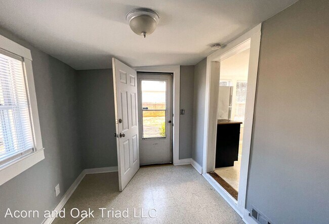 Foto del edificio - 2 br, 1 bath House - 2813 Troy Drive