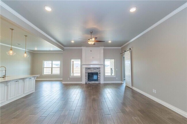Foto del edificio - 4 Bedroom, 3.5 Bathroom Home in East Edmond with Study, 3 Car Garage and Storm Shelter