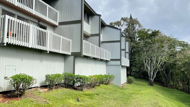 Building Photo - 98-1069 A Komo Mai Drive