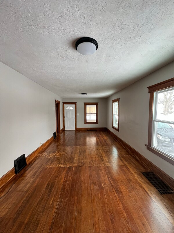 Foto del edificio - 101 W Palmer Ave