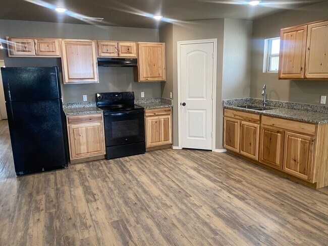 Foto del edificio - 3 bed 2 bath