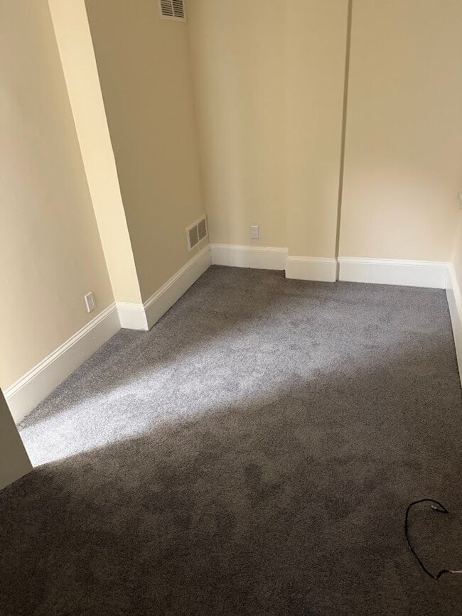 Building Photo - 704 Washington St