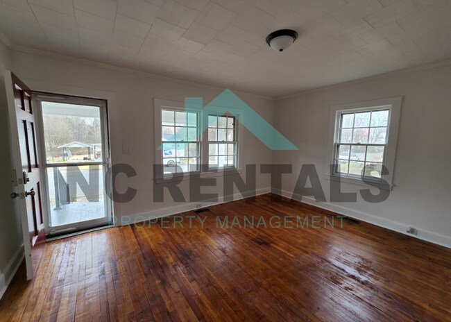 Foto del edificio - 1318 Front St