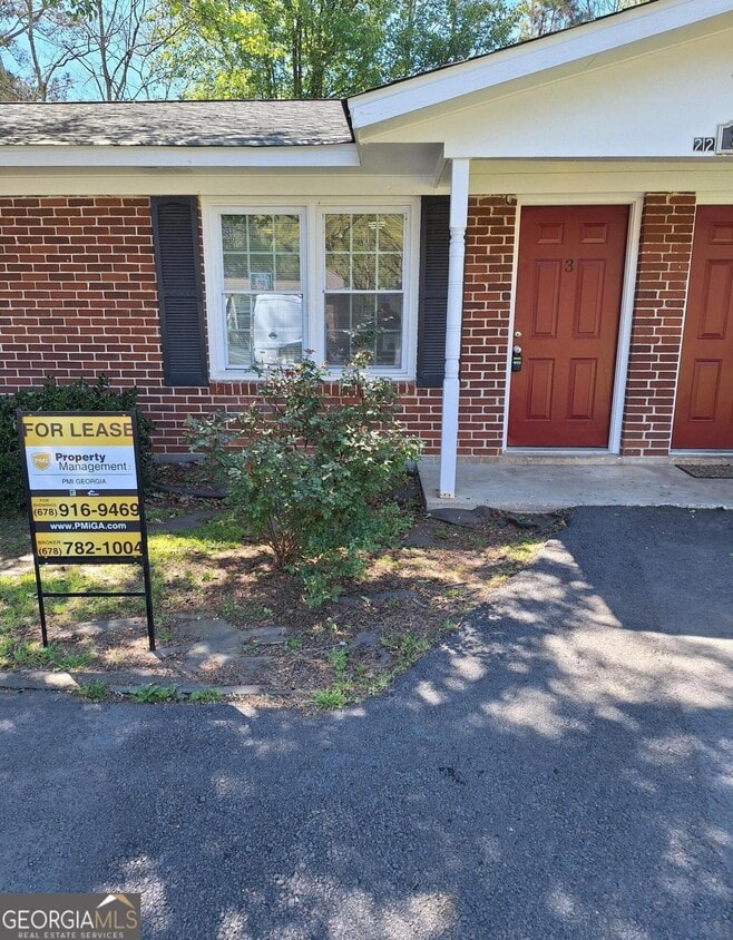221 Greenbriar Dr Unit C, Cedartown, GA 30125 Room for Rent in