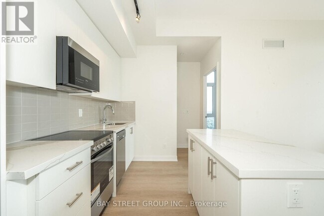 Building Photo - 15 Ellerslie Ave