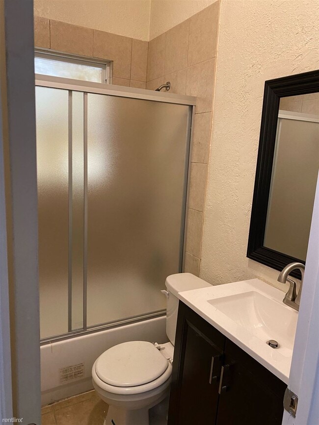Building Photo - 1 br, 1 bath Duplex - Villa Esmeralda 912 ...