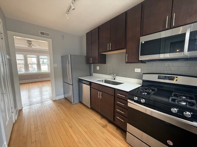 Building Photo - 3020 N Karlov Ave