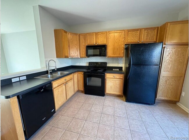 Building Photo - 44767 Ellery Ln