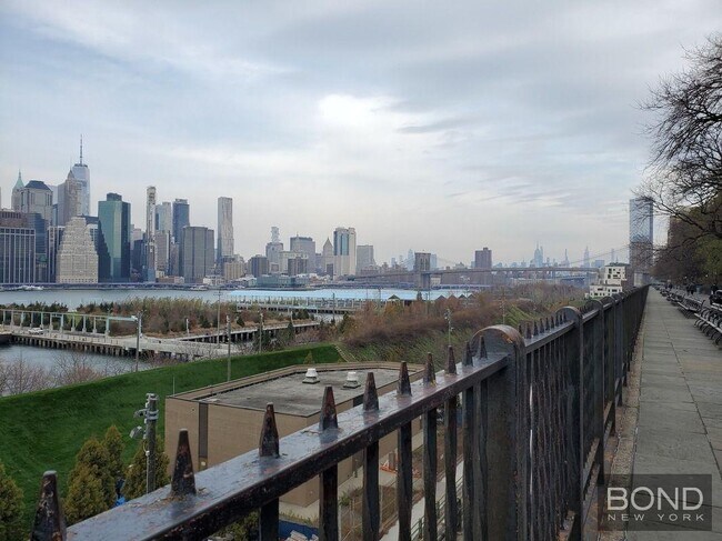 Foto del edificio - 228 E 89th St