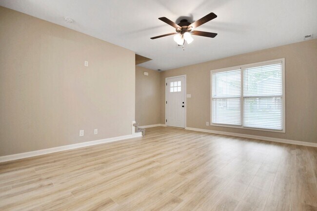 Foto del edificio - Pet Friendly Three Bedroom!