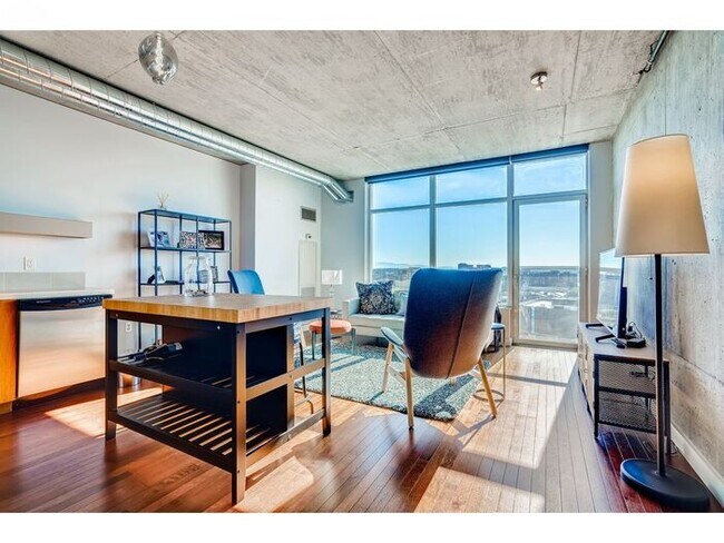 Building Photo - Fully Furnished Modern Condo with All Utilities Included in Goose Hollow!