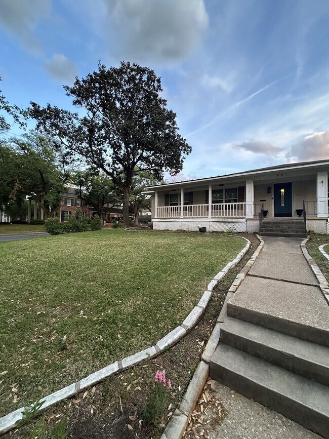 Foto del edificio - 601 Linden St