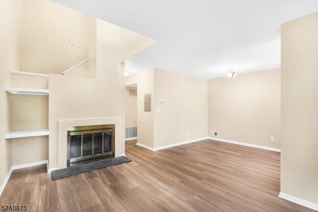 Foto del edificio - 34 Stevens Ct