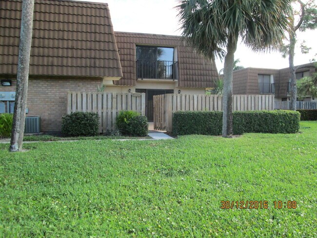 Building Photo - 152 Heritage Way