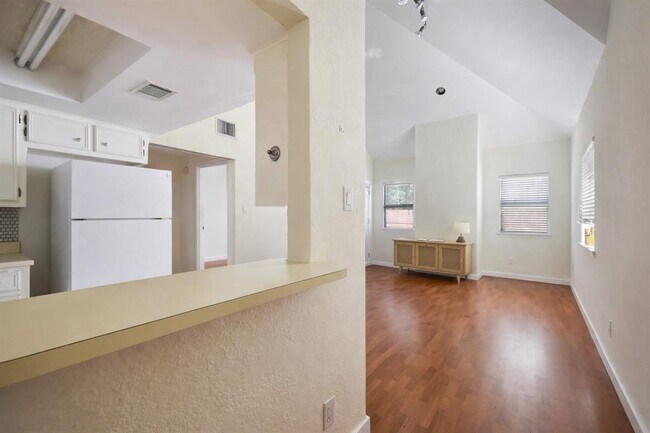 Foto del edificio - 706 W 22nd St