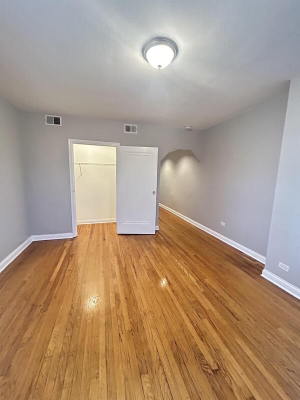 7150 S Cornell Ave Unit 3E, Chicago, IL 60649 Condo for Rent in