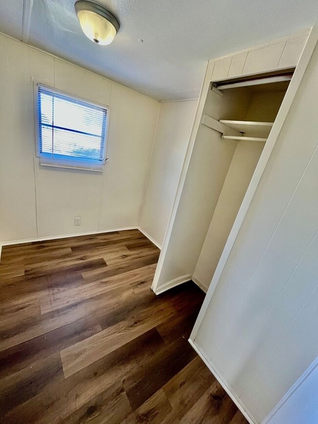 Foto del edificio - Dade City 2BR/1BA Mobile Home! Gorgeous Floors! Water Included