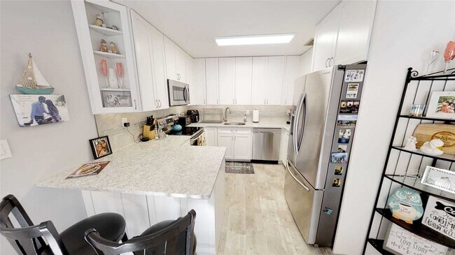 Building Photo - 710 Hilltop Ct