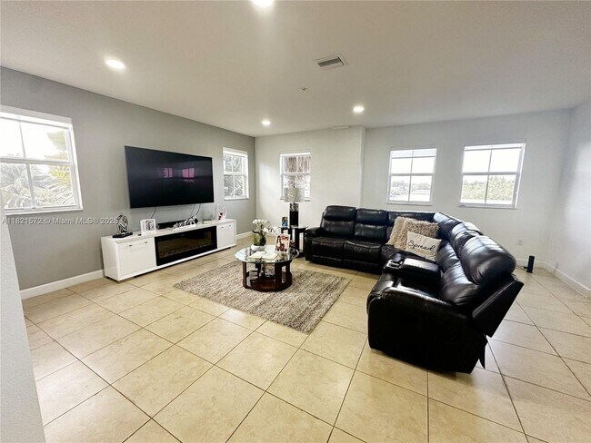 Foto del edificio - 260 NW 109th Ave