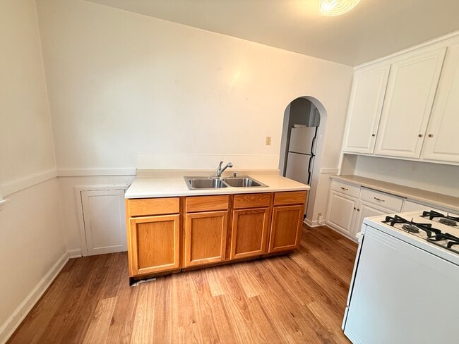 Building Photo - 4325 Minnehaha Ave
