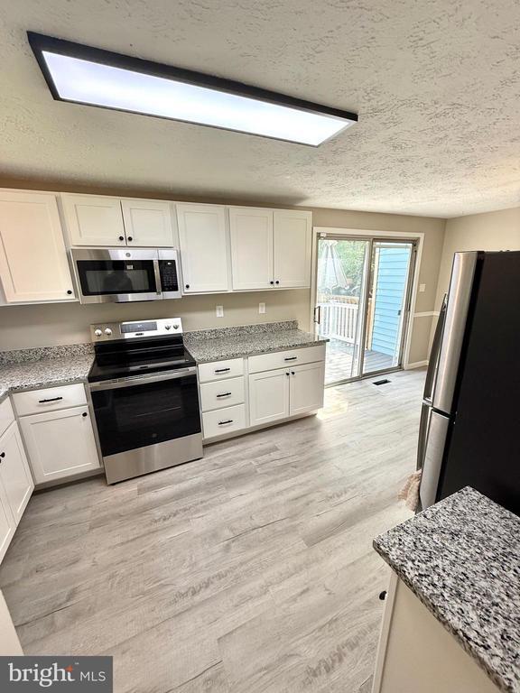 Building Photo - 4850 Magpie Ln