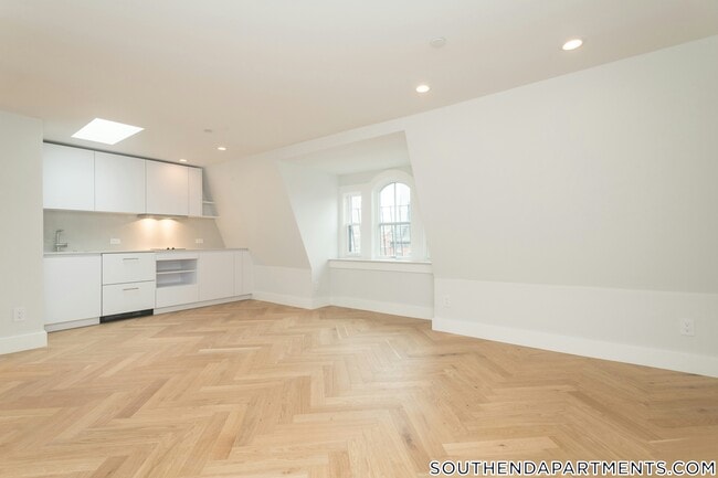 Building Photo - 461 Massachusetts Ave