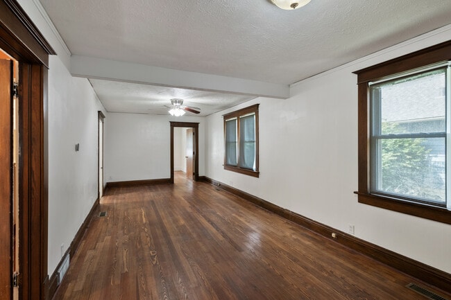 Building Photo - 5633 Lake St