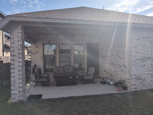 Building Photo - 8767 Blue Coral Ln