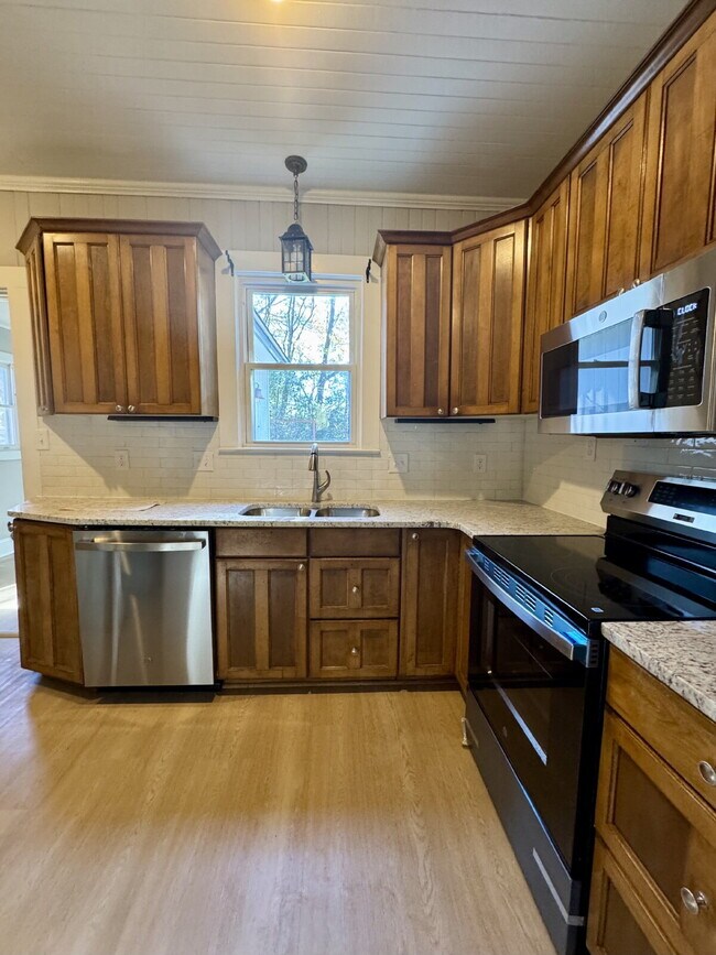 Foto del edificio - 2 Bedroom Home next to Downtown Perry - Historic Charm!