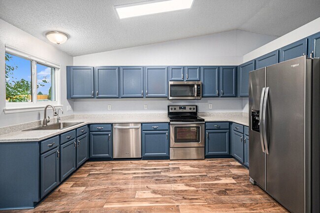 Foto del edificio - Stunning 3Bed/2Bath Home in Turtle Creek with a Huge Backyard