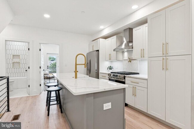 Building Photo - 2608 4th St NE