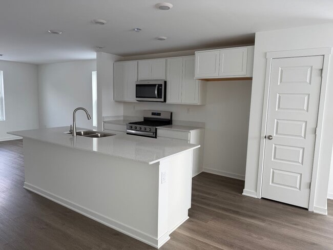 Building Photo - 1413 Oakfield Ln