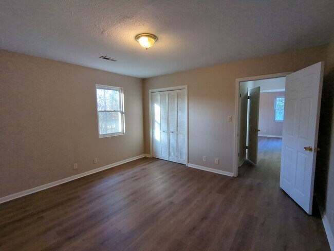 Foto del edificio - 115 Summerfield Rd